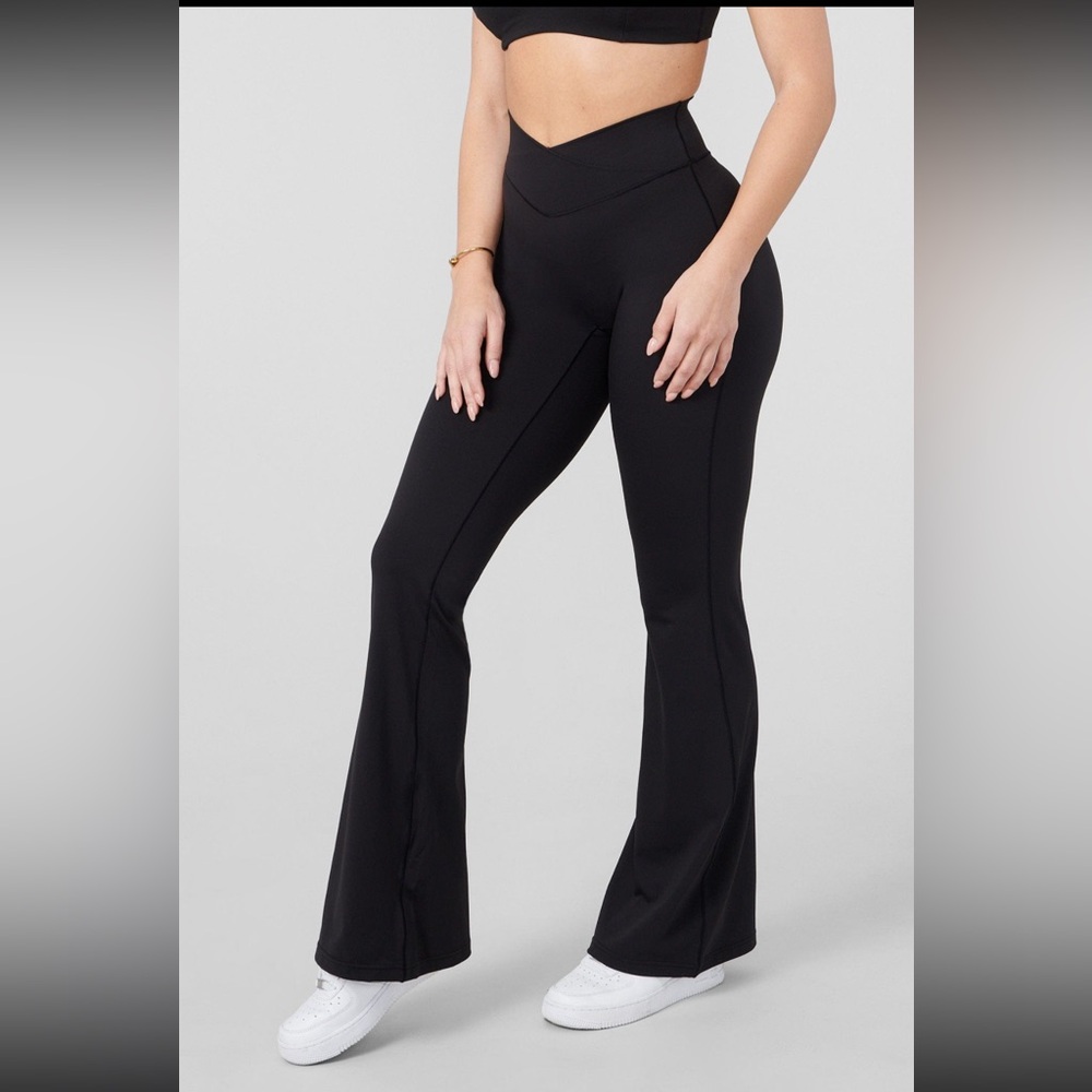 YOUNGLA Vital Flare Leggings